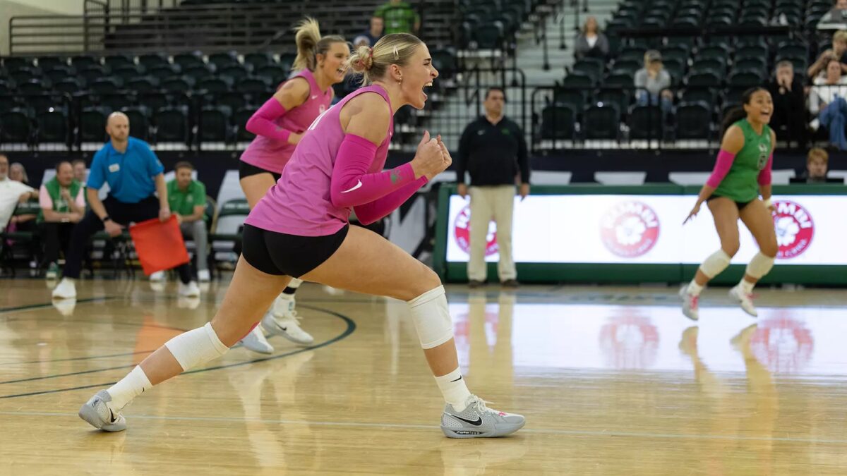 UVU volleyball sweeps Sacramento State in straight sets